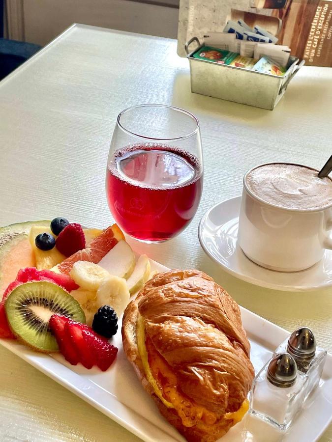 Hotel Manoir D'Auteuil ควิเบกซิตี้ ภายนอก รูปภาพ
